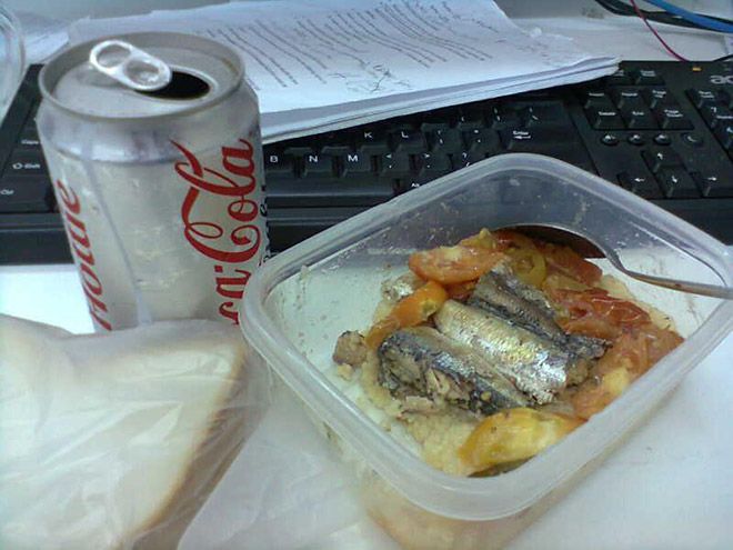 Офисные работники показали свои обеды, от которых отшибает аппетит