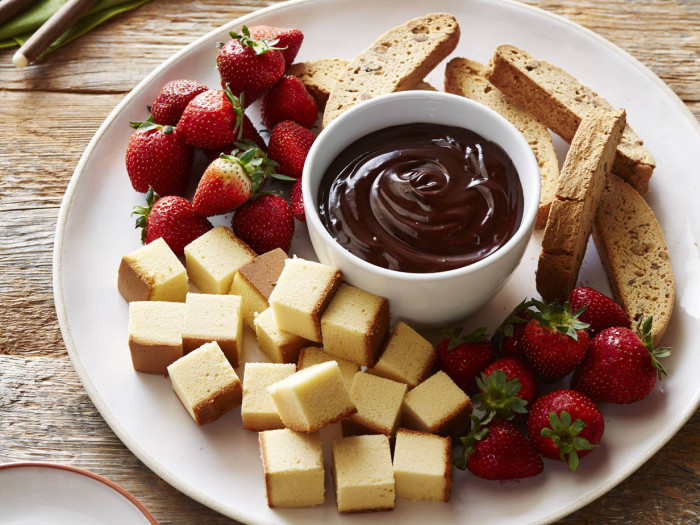 8 простых десертов из шоколада