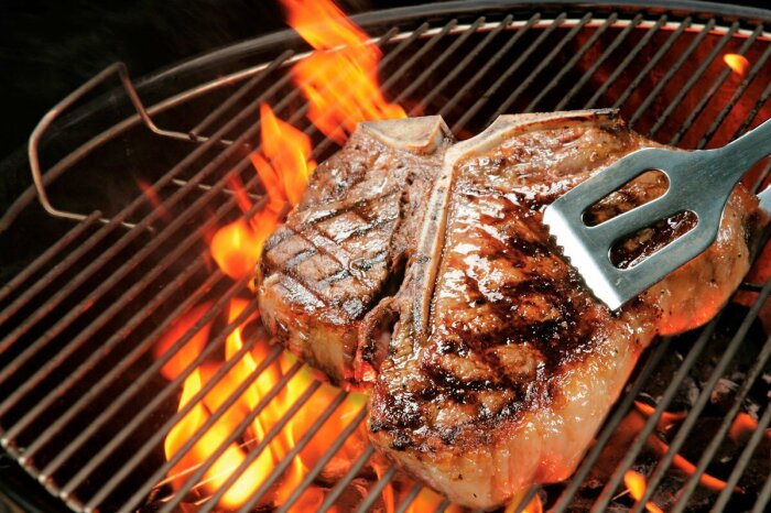 Как сделать жесткий кусок мяса нежным и сочным