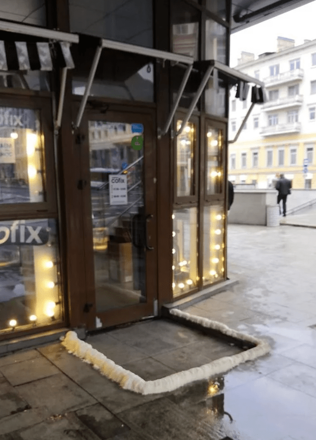 Монтажная пена поможет везде!