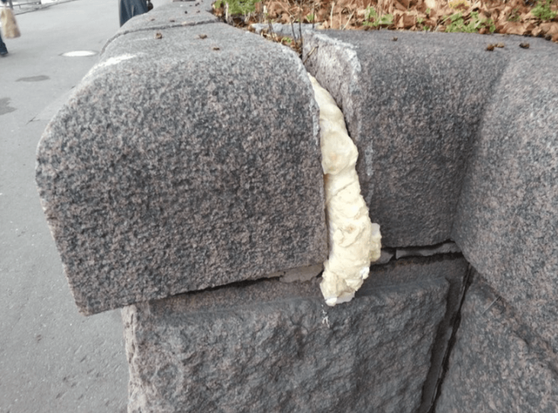 Монтажная пена поможет везде!