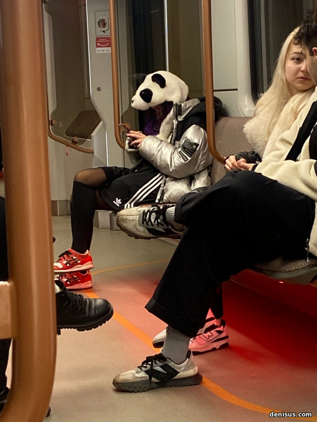 Чудаки и модники из метро