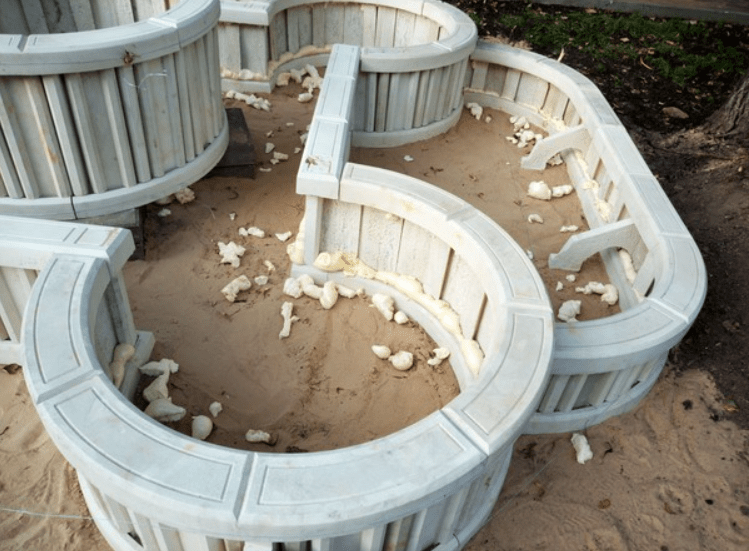 Монтажная пена поможет везде!