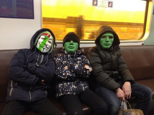 Чудаки и модники из метро