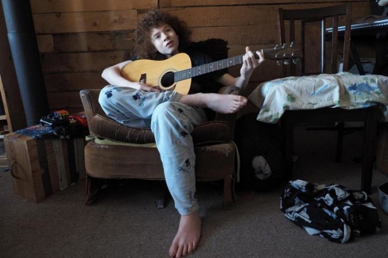 Семья Атчли ушла 18 лет назад от цивилизации жить в глушь на Аляске